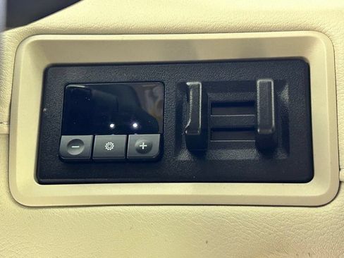 Used 2025 Nissan Armada Platinum Reserve AWD/4WD image 28