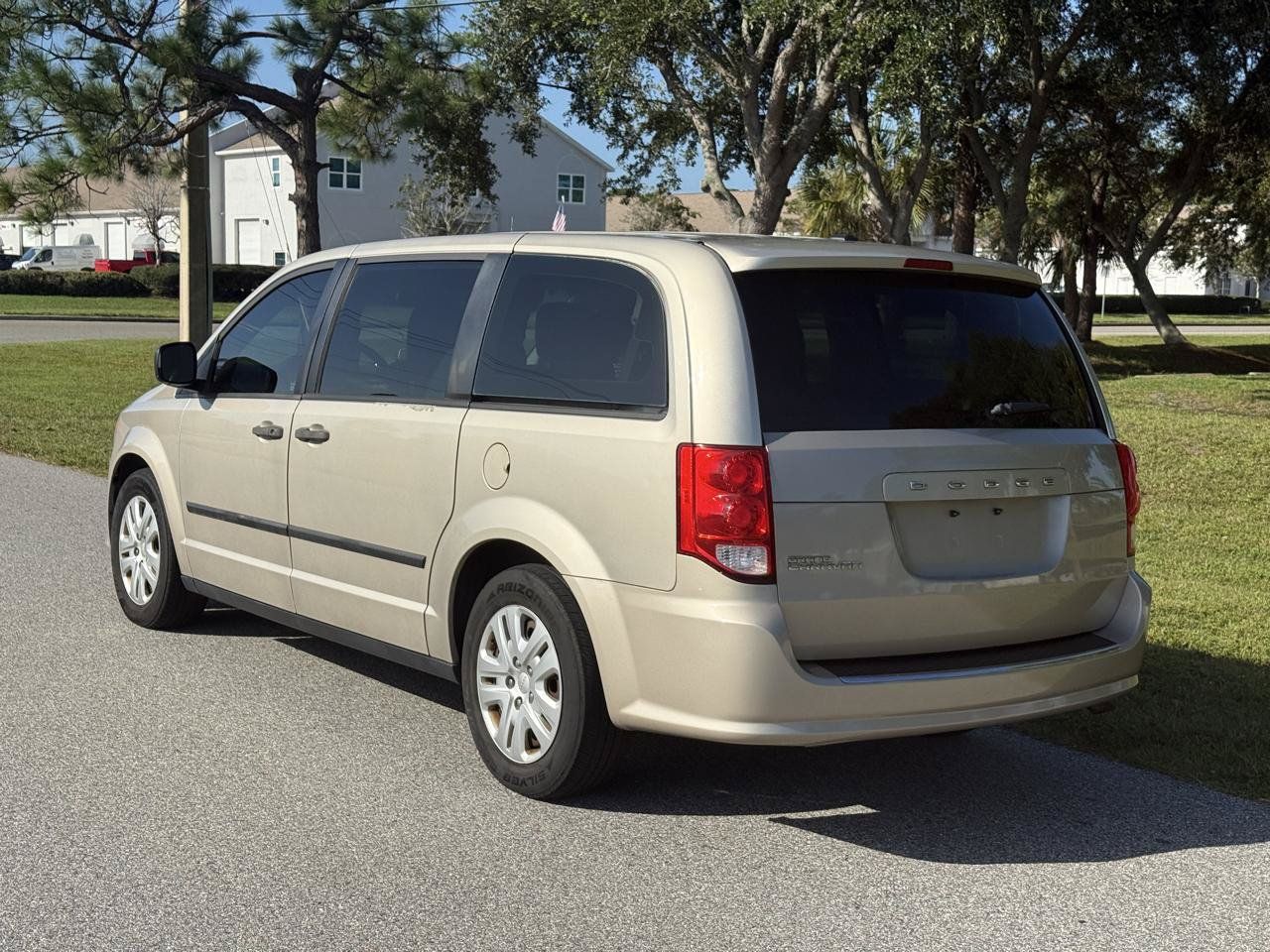 Used 2015 Dodge Grand Caravan American Value Package w/ UConnect Hands-Free Group FWD image 5