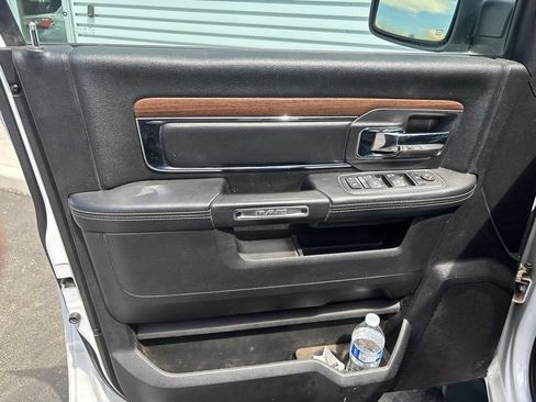 Used 2016 RAM 1500 Laramie w/ Convenience Group AWD/4WD image 17