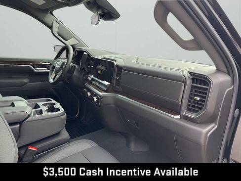 New 2026 GMC Sierra 1500 SLE w/ Preferred Package RWD image 18