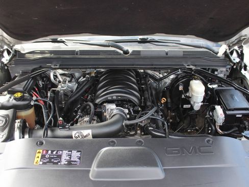 Used 2017 GMC Yukon XL Denali AWD/4WD image 8