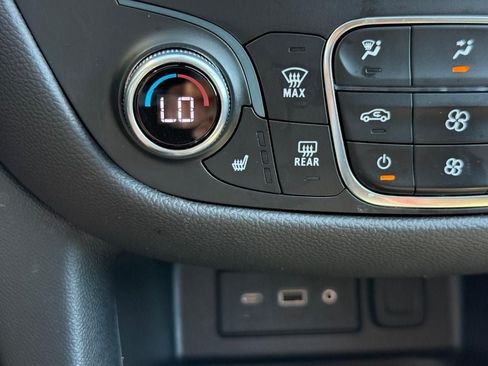 Used 2023 Chevrolet Equinox LT FWD image 20