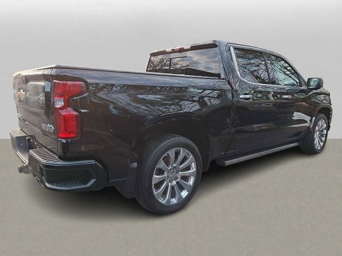 Used 2021 Chevrolet Silverado 1500 High Country w/ Technology Package image 3