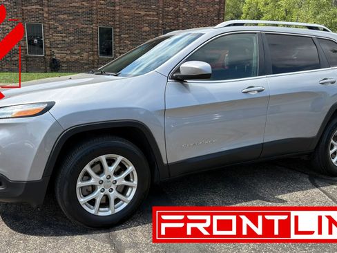Used 2017 Jeep Cherokee Latitude AWD/4WD image 1