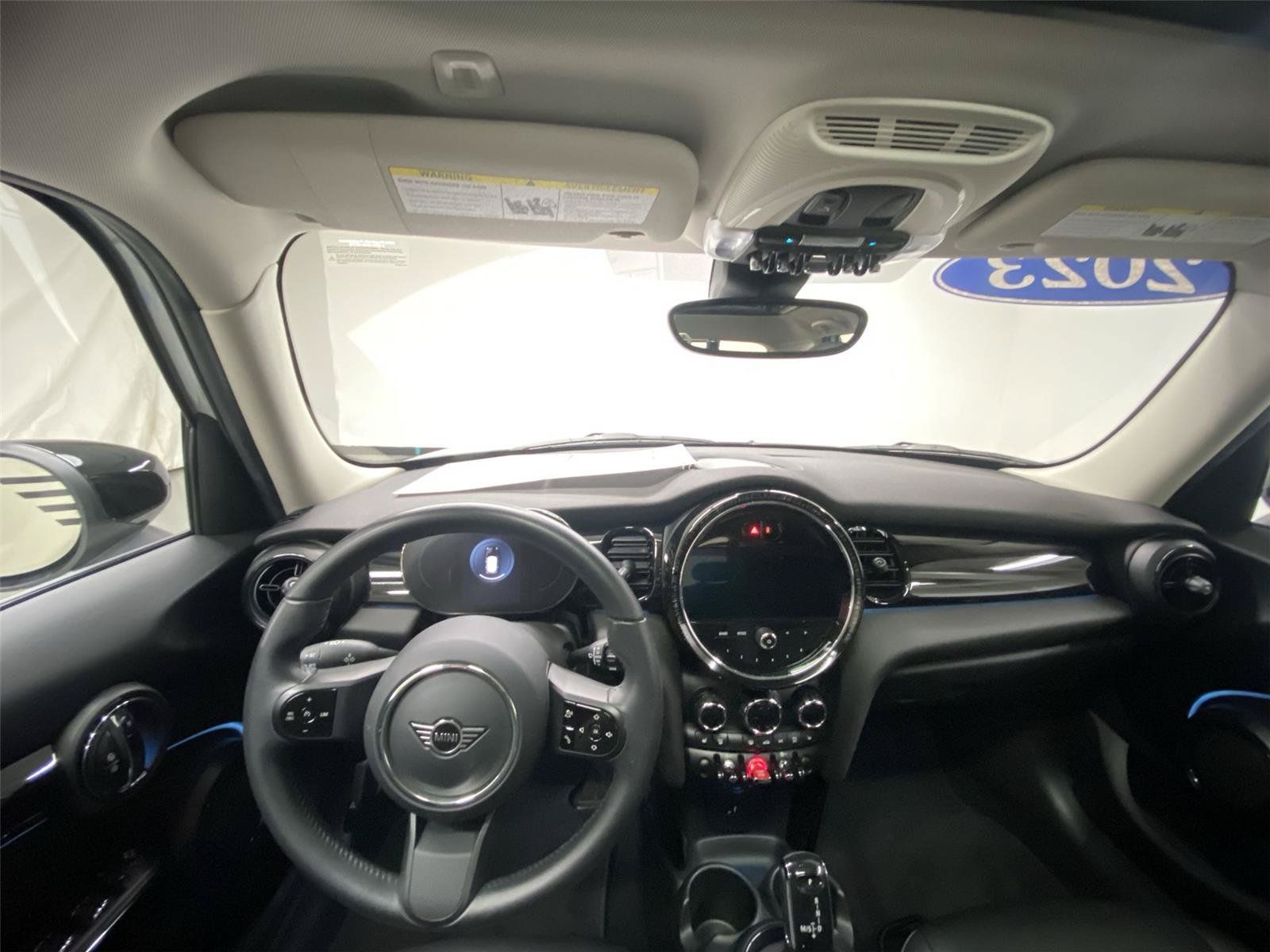 Used 2023 MINI Cooper 4-Door Hardtop FWD image 30