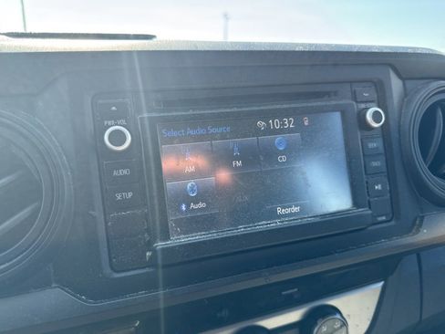 Used 2017 Toyota Tacoma SR AWD/4WD image 16