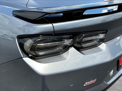 Used 2019 Chevrolet Camaro SS w/ Black Appearance Package RWD image 21