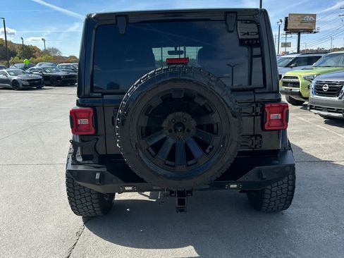 Used 2018 Jeep Wrangler Unlimited Sahara image 8