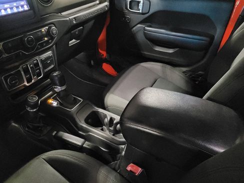 Used 2018 Jeep Wrangler Unlimited Sport S AWD/4WD image 26