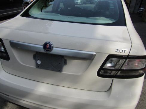 Used 2008 Saab 9-3 2.0T w/ Moonroof Package FWD image 12