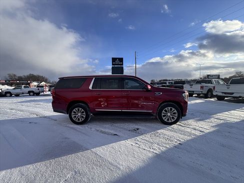 Used 2022 GMC Yukon XL Denali w/ Max Trailering Package AWD/4WD image 8