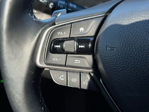 Used 2022 Honda Accord Touring image 32