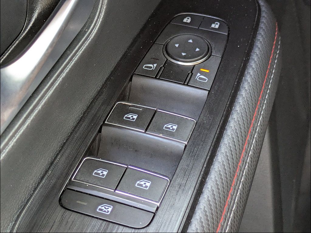 Used 2025 Nissan Kicks SR FWD image 26