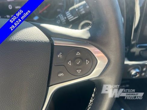 Used 2023 Chevrolet Traverse LT image 13