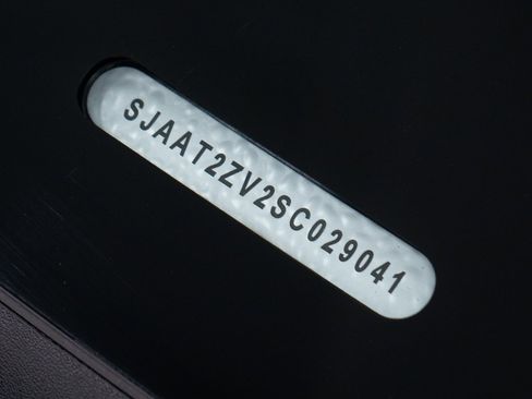 Certified 2025 Bentley Bentayga image 52