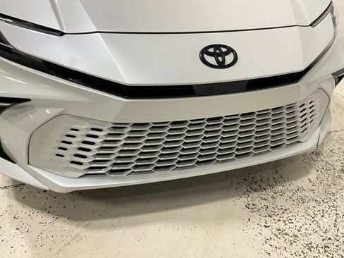Used 2025 Toyota Camry XSE FWD image 28