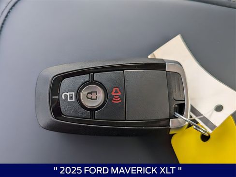 New 2025 Ford Maverick XLT image 31