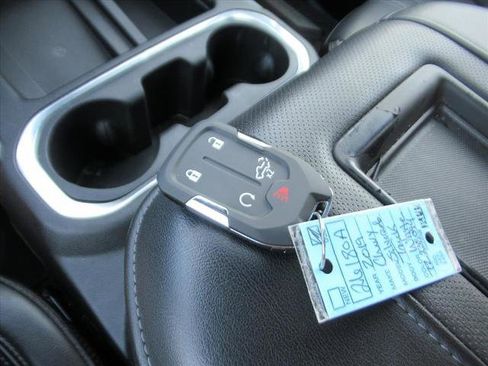 Used 2019 Chevrolet Silverado 1500 High Country w/ Technology Package image 37