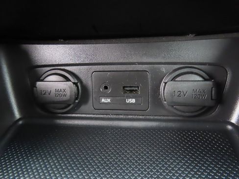 Used 2014 Kia Sorento LX image 5