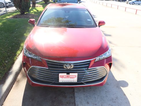 Used 2022 Toyota Avalon XLE image 3