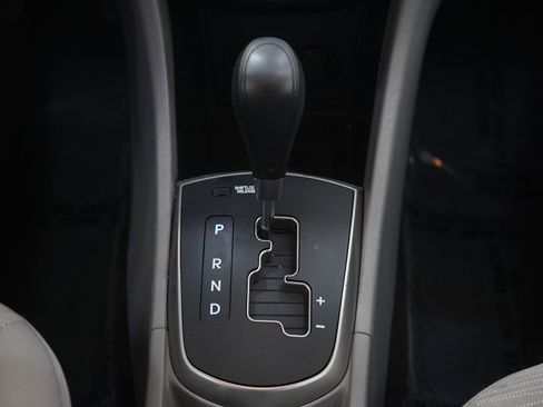 Used 2015 Hyundai Accent GLS w/ Option Group 02 image 17