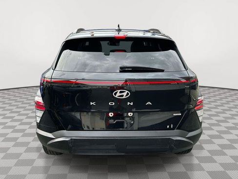 Used 2024 Hyundai Kona SEL AWD/4WD image 4