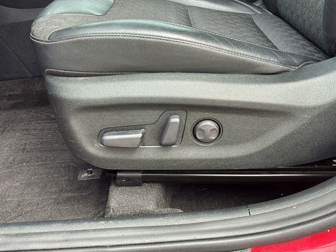 Used 2022 Kia Niro LXS FWD image 11