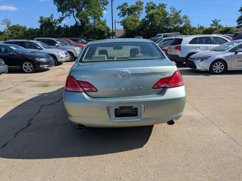 Used 2005 Toyota Avalon XLS FWD image 8