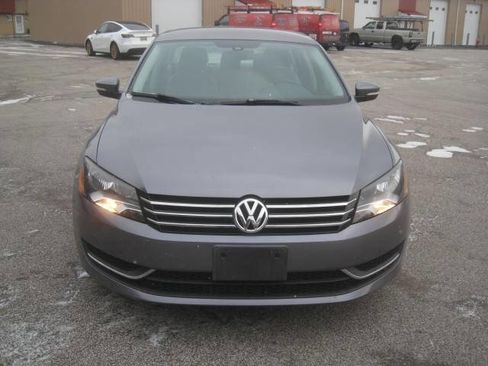 Used 2015 Volkswagen Passat 1.8T S image 2