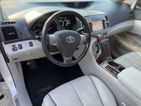 Used 2011 Toyota Venza AWD w/ Premium Pkg #2 image 11