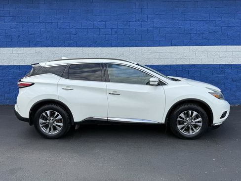 Used 2018 Nissan Murano SV AWD/4WD image 2
