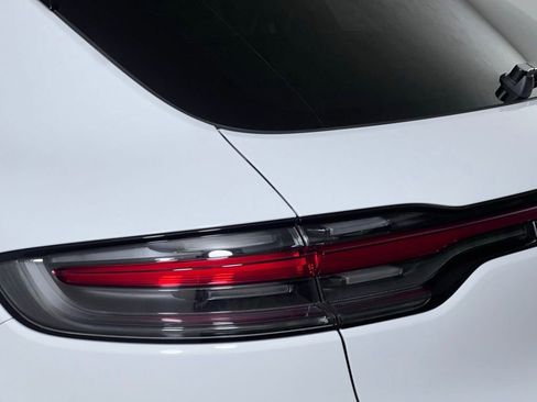 Certified 2026 Porsche Macan AWD/4WD image 16