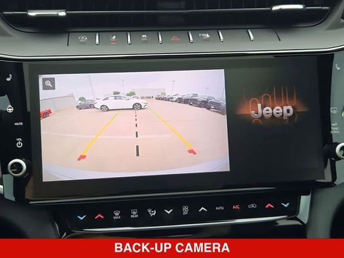 New 2026 Jeep Grand Cherokee Altitude AWD/4WD image 32