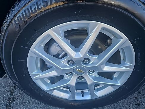 Used 2023 Chevrolet Equinox LT image 15