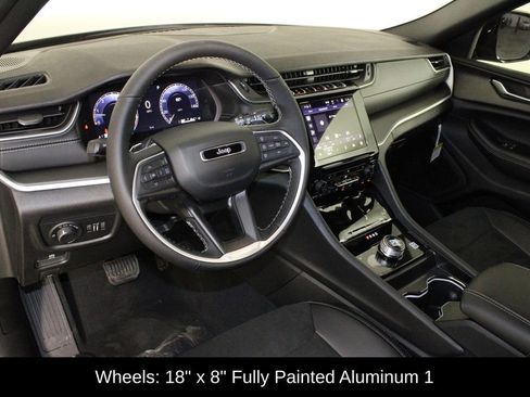 New 2025 Jeep Grand Cherokee Altitude image 22