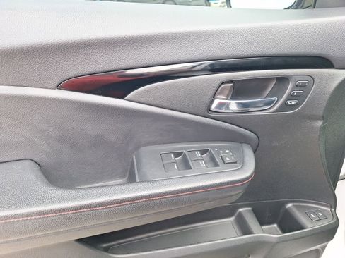 Used 2021 Honda Pilot Black Edition image 17