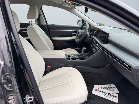 Certified 2025 Hyundai Sonata SE image 18