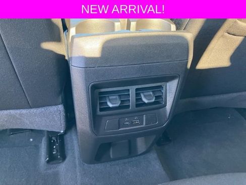 Used 2024 GMC Canyon Elevation w/ Convenience Package image 17