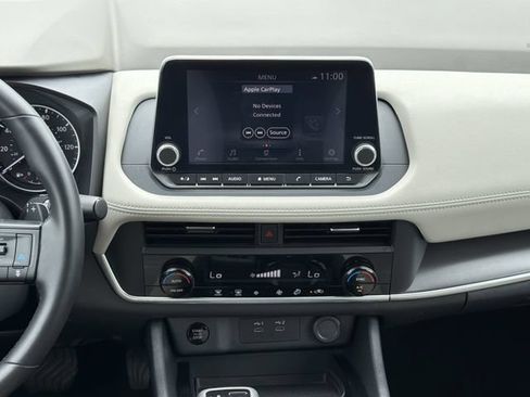 Used 2025 Nissan Rogue SV FWD image 10