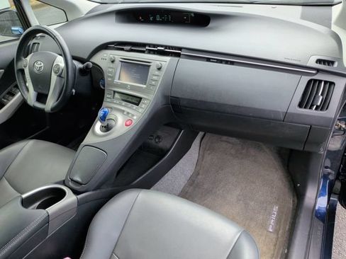 Used 2013 Toyota Prius Four FWD image 18