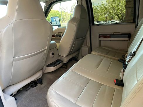 Used 2009 Ford F250 Lariat image 15
