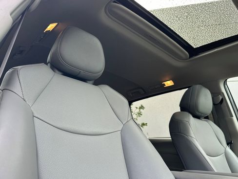 Used 2023 Toyota Sienna XLE image 21