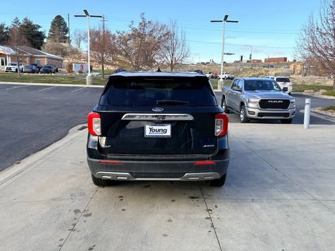 Used 2024 Ford Explorer XLT w/ Equipment Group 202A image 4