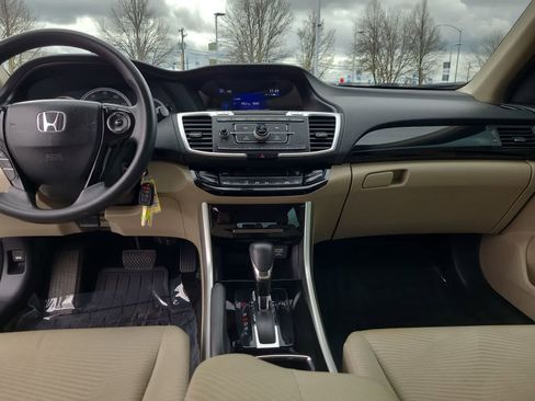 Used 2016 Honda Accord LX image 18