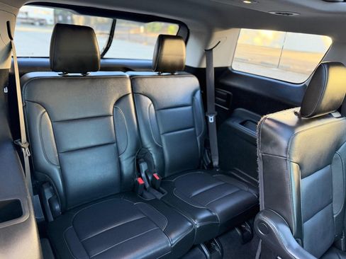 Used 2018 GMC Acadia SLT AWD/4WD image 15