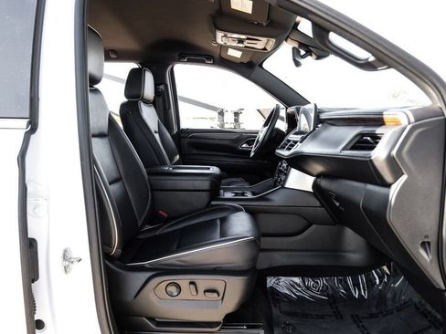 Used 2022 Chevrolet Suburban Premier image 36