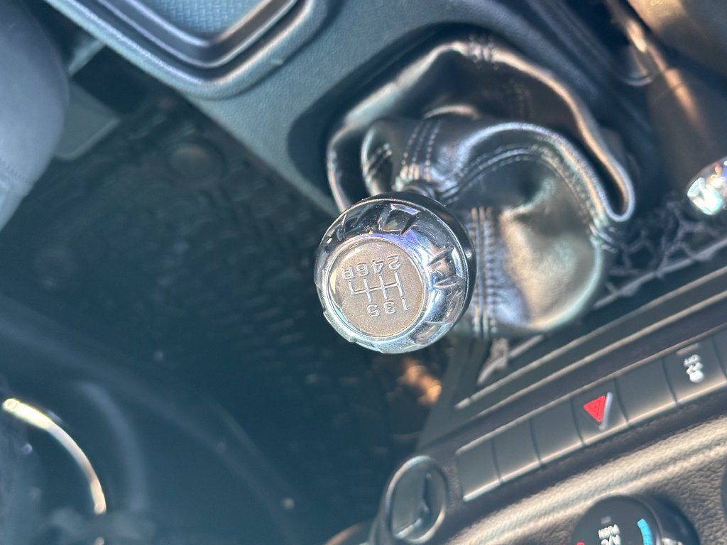 Used 2018 Jeep Wrangler Sport w/ Connectivity Group AWD/4WD image 22