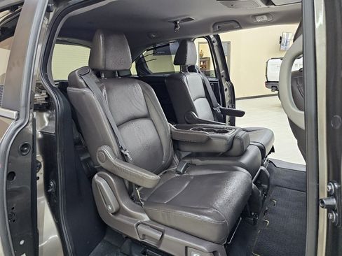 Used 2018 Honda Odyssey Touring image 23