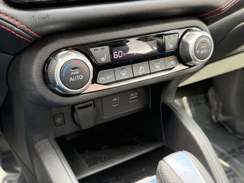 Used 2025 Nissan Versa SR w/ Trunk Package image 22