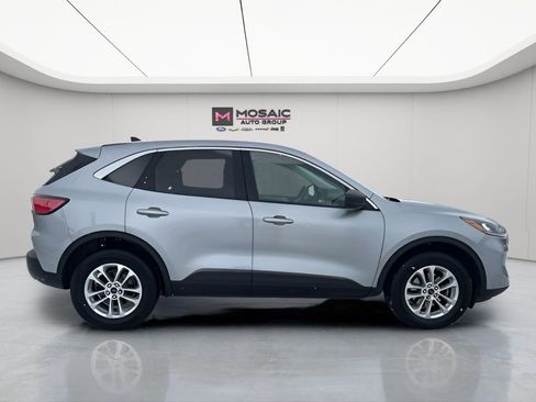 Used 2022 Ford Escape SE w/ Convenience Package image 9